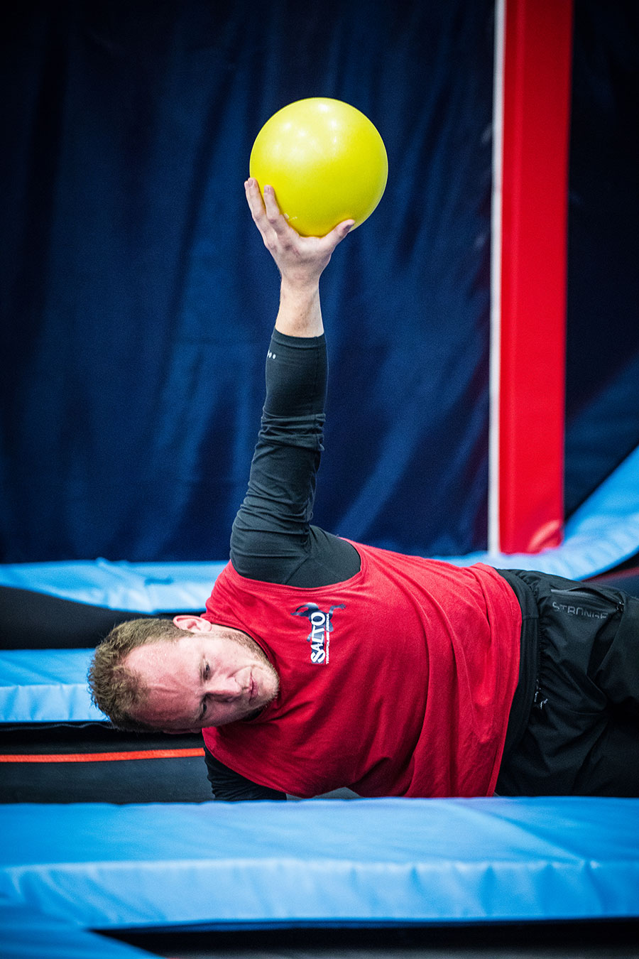 Cours collectifs de fitness sur trampoline