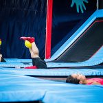 Cours collectifs de fitness sur trampoline