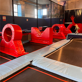 trampoline-park-salto-free-zone-obstacles