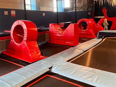 zone-obstacles-salto trampoline arena