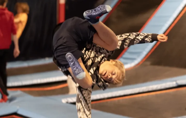 Session libre enfant chez Salto Trampoline Indoor