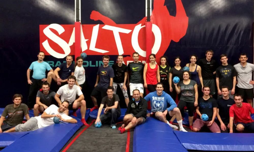 Team building trampoline : idée originale pour événement entreprise | SALTO